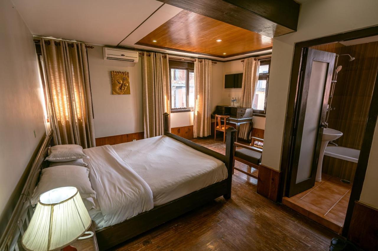 Hotel Ganesh Himal Kathmandu Bagian luar foto