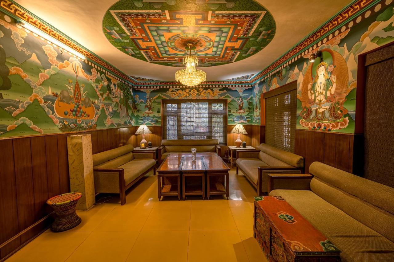 Hotel Ganesh Himal Kathmandu Bagian luar foto
