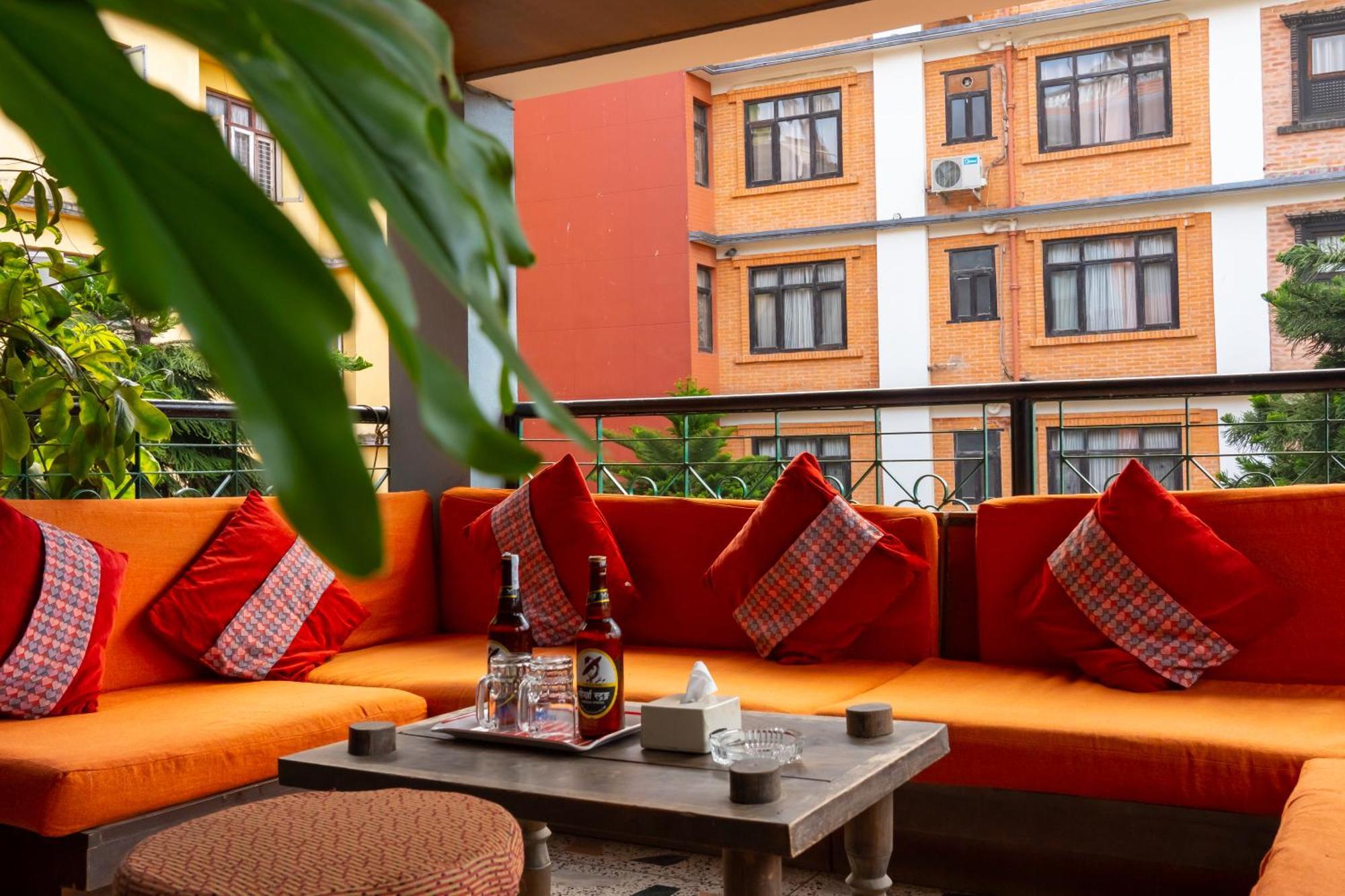 Hotel Ganesh Himal Kathmandu Bagian luar foto