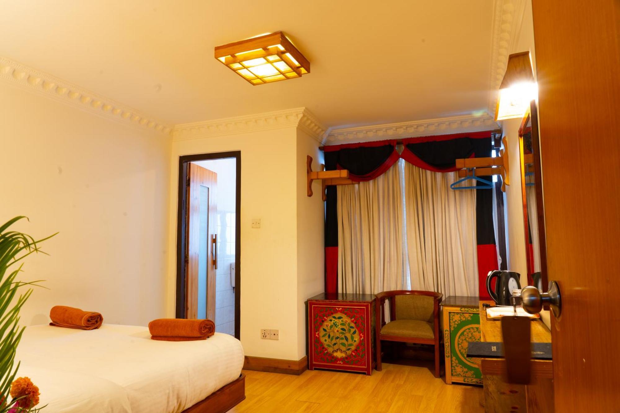 Hotel Ganesh Himal Kathmandu Bagian luar foto