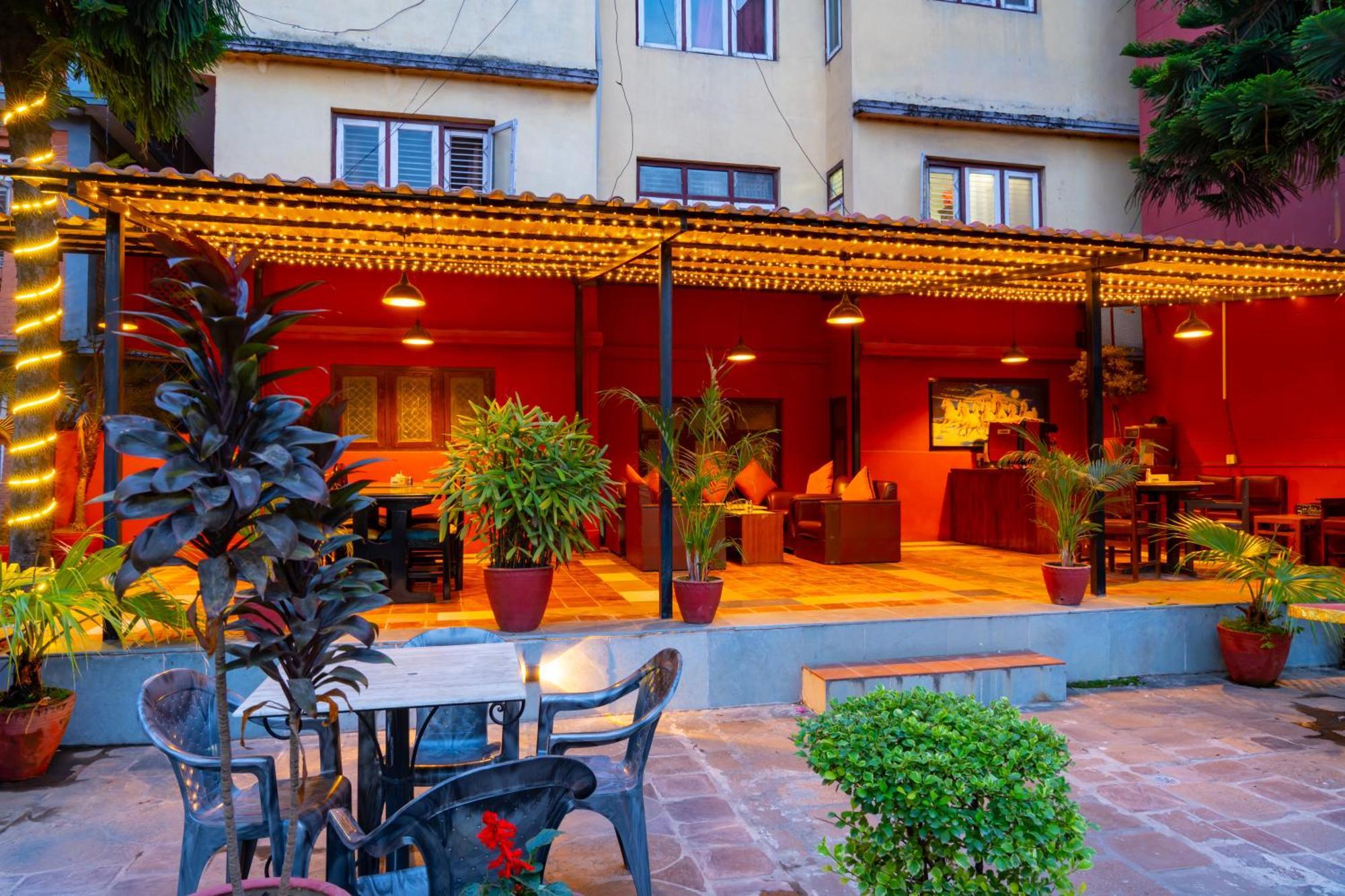 Hotel Ganesh Himal Kathmandu Bagian luar foto
