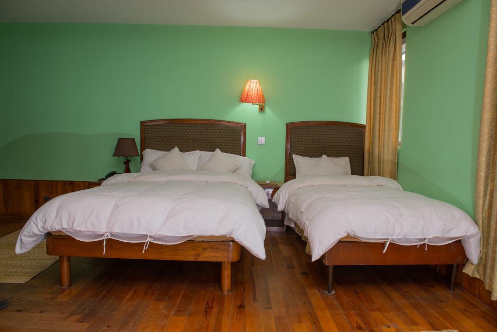 Hotel Ganesh Himal Kathmandu Bagian luar foto