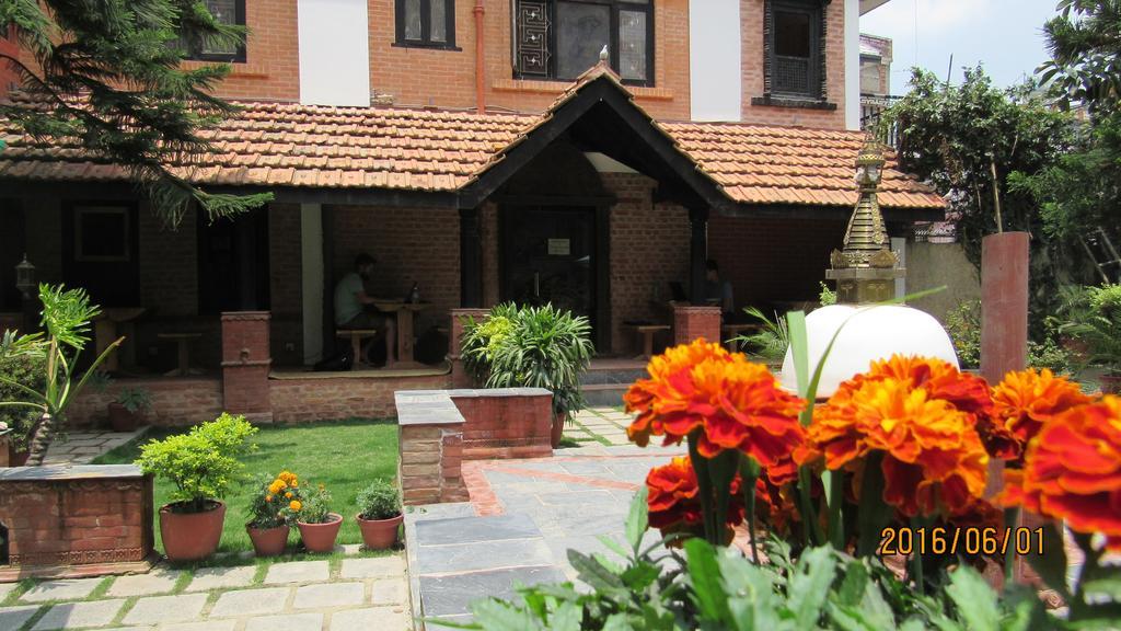 Hotel Ganesh Himal Kathmandu Bagian luar foto