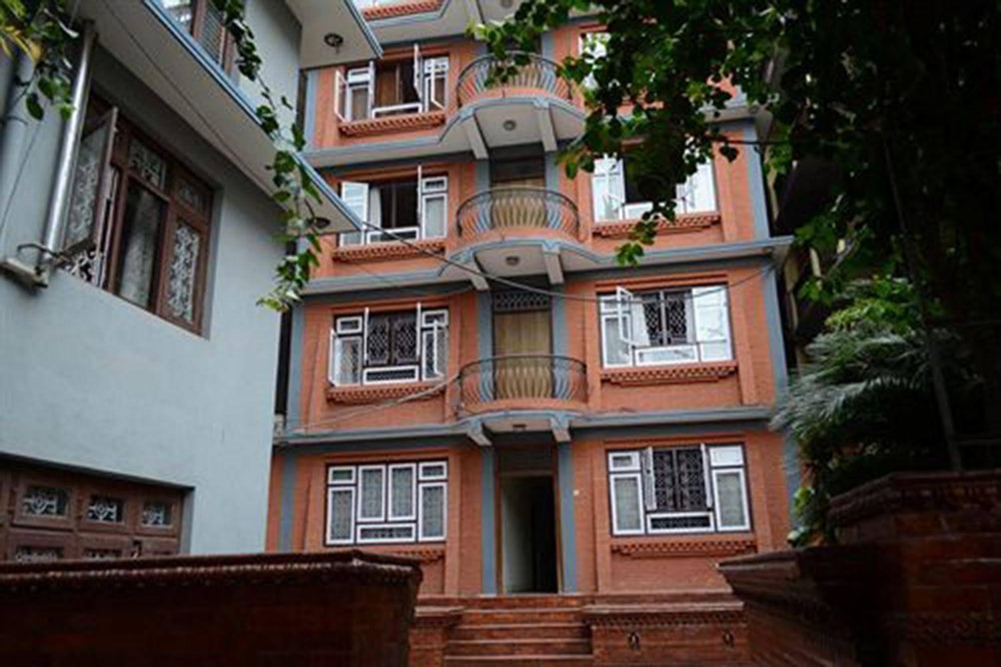 Hotel Ganesh Himal Kathmandu Bagian luar foto