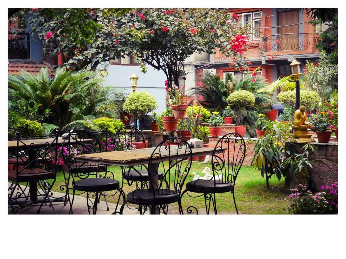 Hotel Ganesh Himal Kathmandu Bagian luar foto